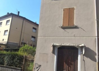 Portion of a house Castelnovo ne' Monti - photo 1