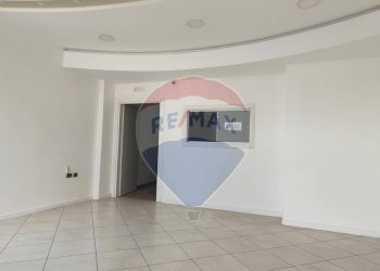 Locale Commerciale via Nuova Padre Ludovico, Casoria - foto 1