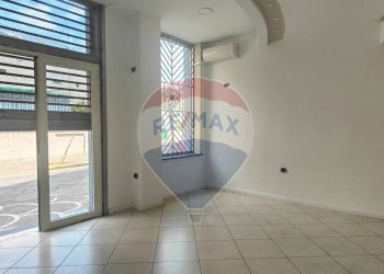 Locale Commerciale via Nuova Padre Ludovico, Casoria - foto 3