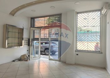 Locale Commerciale via Nuova Padre Ludovico, Casoria - foto 4