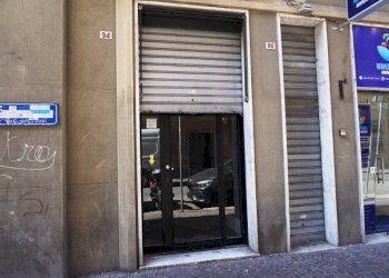 Ingresso - Negozio via Carlo Rolando, 94r, Genova (zona Sampierdarena) - foto 1