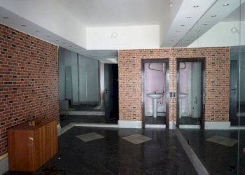 Interno palazzo - Negozio via Carlo Rolando, 94r, Genova (zona Sampierdarena) - foto 2