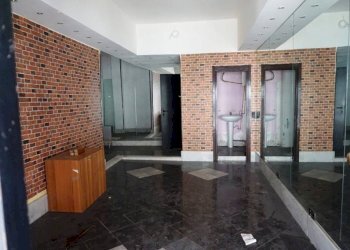 Interno palazzo - Negozio via Carlo Rolando, 94r, Genova (zona Sampierdarena) - foto 3