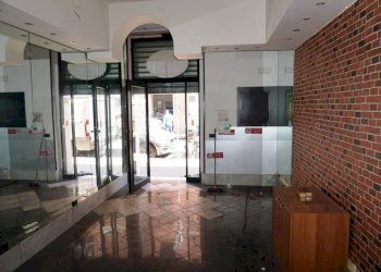 Interno non residenziale - Negozio via Carlo Rolando, 94r, Genova (zona Sampierdarena) - foto 6