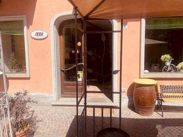 Facciata - Bar Tavola Calda - Fredda piazza Giuseppe Garibaldi, 14, Boves - foto 1