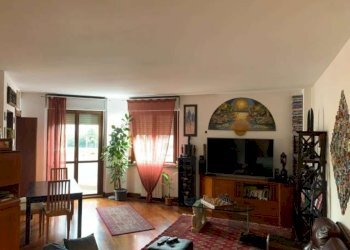 Salone - Three-room apartment via Giovanni Falcone, Garbagnate Milanese - photo 16