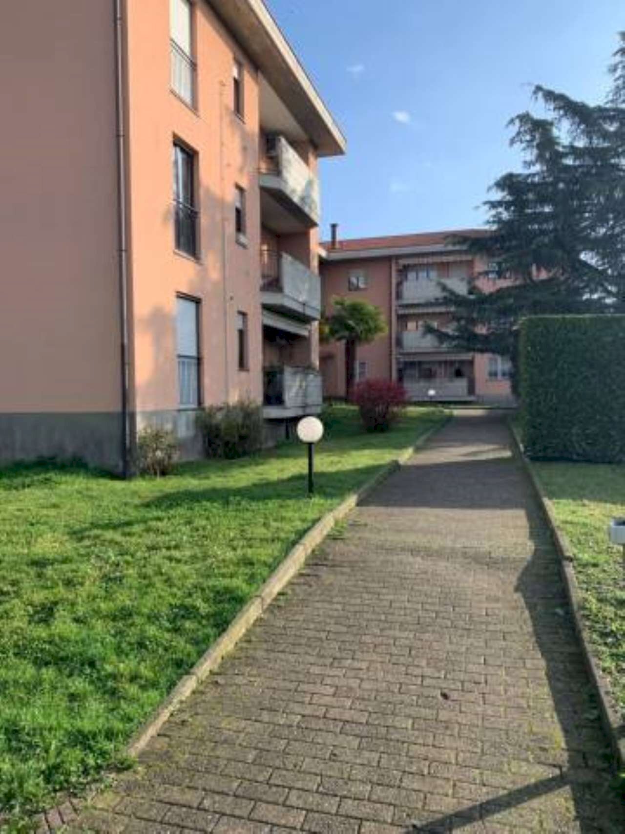 Giardino - Three-room apartment via Giovanni Falcone, Garbagnate Milanese - photo 3