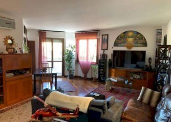 Salone - Three-room apartment via Giovanni Falcone, Garbagnate Milanese - photo 35