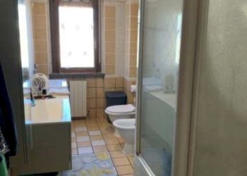 Bagno - Three-room apartment via Giovanni Falcone, Garbagnate Milanese - photo 41