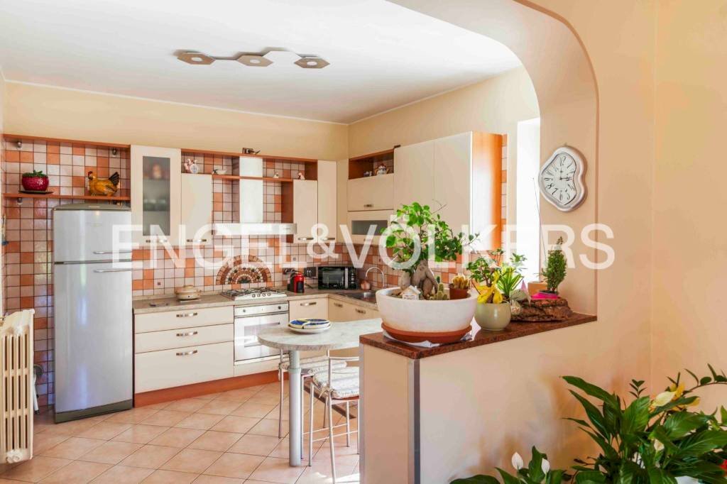 Cucina - Villa via Serra, Castagnito - foto 3