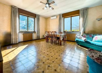 Salone - Villa via bescapè 26, Borgomanero - foto 5