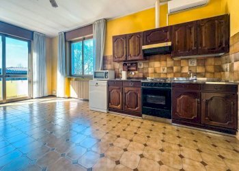 Cucina - Villa via bescapè 26, Borgomanero - foto 8