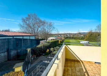 Balcone - Villa via bescapè 26, Borgomanero - foto 12