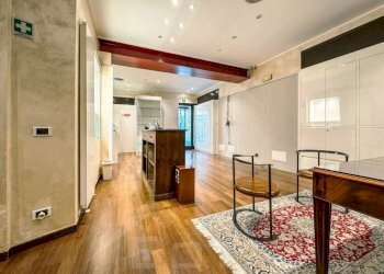 Interno non residenziale - Negozio corso Cavour 49, Borgomanero - foto 9