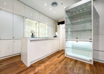 Interno non residenziale - Negozio corso Cavour 49, Borgomanero - foto 10