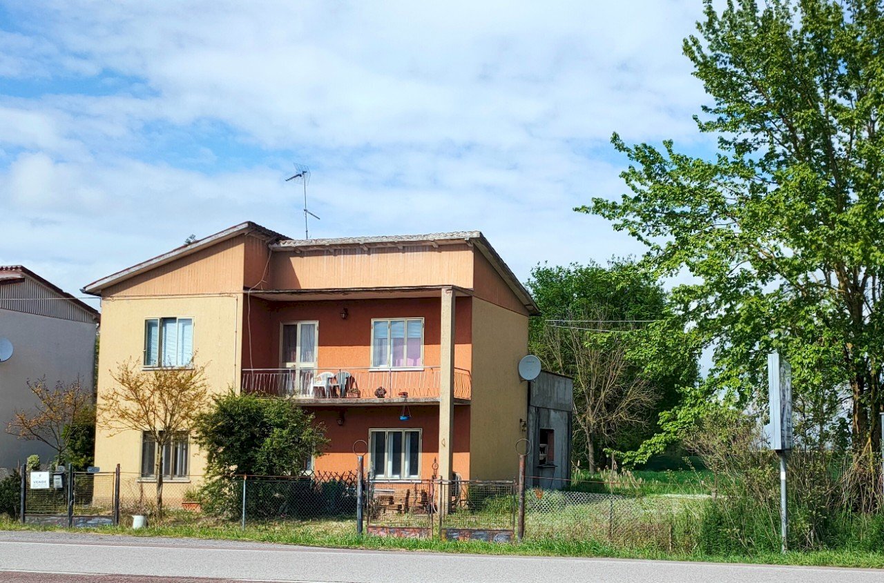 Casa indipendente Stienta - foto 2