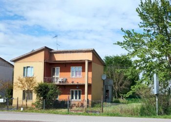 Casa indipendente Stienta - foto 2