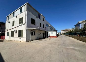 Capannone Viale Andrea De Luca, Salerno - foto 2