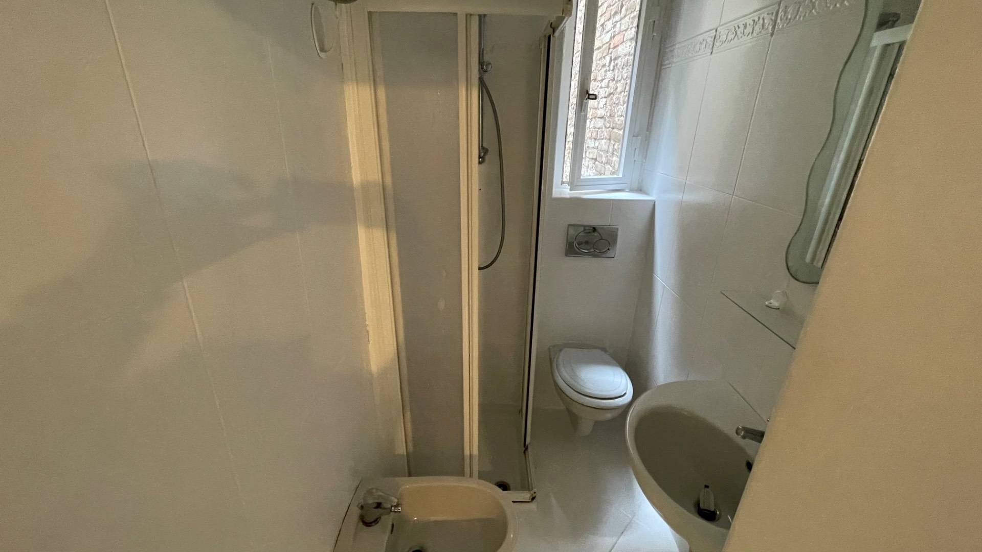 One-room apartment Strada Massimo D'azeglio, Parma (neighborhood Oltretorrente) - photo 2