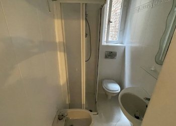 One-room apartment Strada Massimo D'azeglio, Parma (neighborhood Oltretorrente) - photo 2