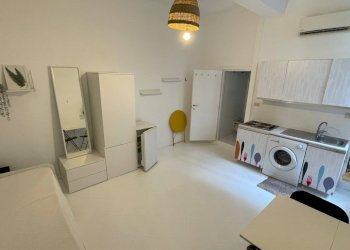 One-room apartment Strada Massimo D'azeglio, Parma (neighborhood Oltretorrente) - photo 6