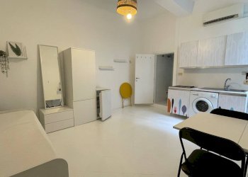 One-room apartment Strada Massimo D'azeglio, Parma (neighborhood Oltretorrente) - photo 7