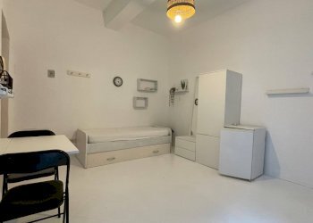 One-room apartment Strada Massimo D'azeglio, Parma (neighborhood Oltretorrente) - photo 11