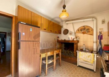 Cucina - Casa indipendente via Filippo da Pietracuta, San Leo - foto 5