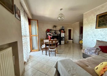 Soggiorno - Quadrilocale via Alina Tumedei Casalis, 53, Carmagnola - foto 5