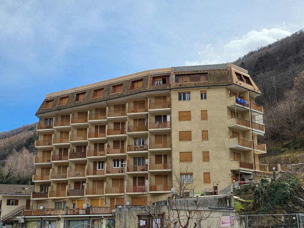 Facciata - Bilocale via Giuseppe Augusto Levis, 40, Chiomonte - foto 1