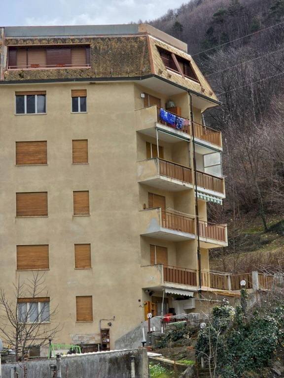 Facciata - Bilocale via Giuseppe Augusto Levis, 40, Chiomonte - foto 2