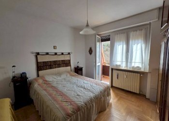 Camera da letto - Bilocale via Giuseppe Augusto Levis, 40, Chiomonte - foto 9