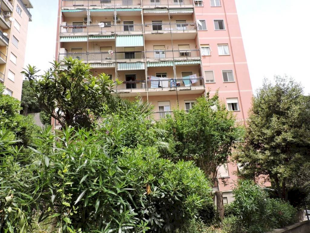 Facciata - Trilocale corso Ferdinando Magellano, 1c, Genova (zona Sampierdarena) - foto 1