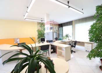 Shop Brembate di Sopra, BG, Brembate di Sopra - photo 1