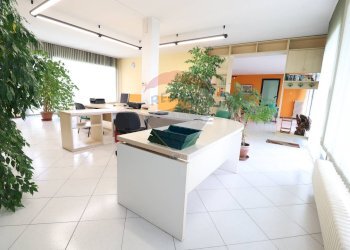 Shop Brembate di Sopra, BG, Brembate di Sopra - photo 4