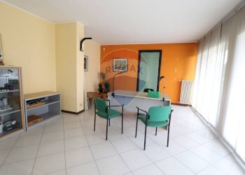 Shop Brembate di Sopra, BG, Brembate di Sopra - photo 5