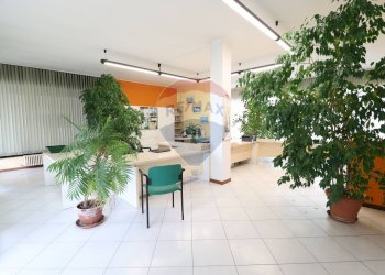 Shop Brembate di Sopra, BG, Brembate di Sopra - photo 9