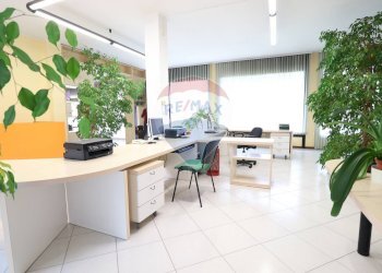 Shop Brembate di Sopra, BG, Brembate di Sopra - photo 12