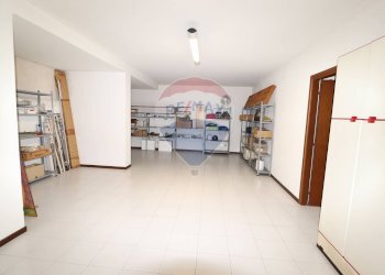 Shop Brembate di Sopra, BG, Brembate di Sopra - photo 16