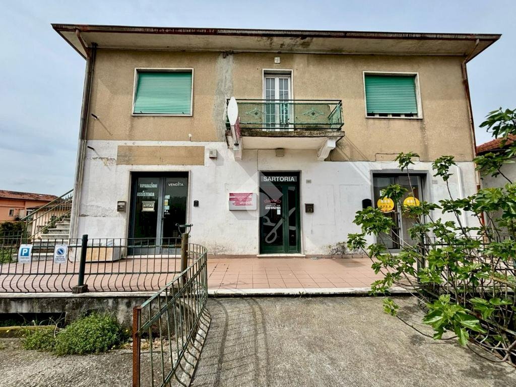 Casa indipendente Via Cisa Sud, Santo Stefano di Magra - foto 1