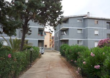 Facciata - Trilocale via Gioacchino Rossini, Valledoria - foto 1