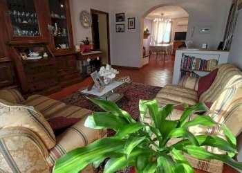 Salone - Quadrilocale strada Provinciale Val di Pesa, Montelupo Fiorentino - foto 1