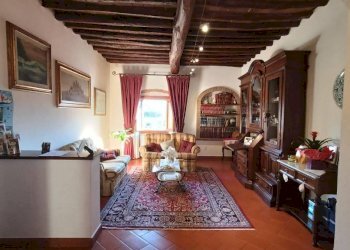 Salone - Quadrilocale strada Provinciale Val di Pesa, Montelupo Fiorentino - foto 9