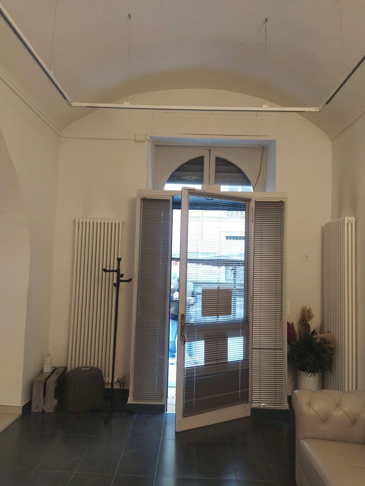 ingresso - Shop via della Rocca, 28, Torino (neighborhood Centro) - photo 2