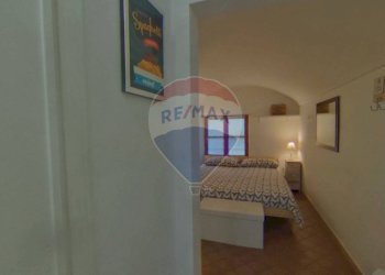 One-room apartment Via Giulia di Barolo, 7 
 Centro, Torino (neighborhood Centro) - photo 1