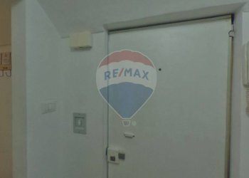 One-room apartment Via Giulia di Barolo, 7 
 Centro, Torino (neighborhood Centro) - photo 3