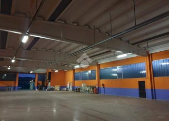 Capannone Via Ugo Foscolo, Galliate - foto 3