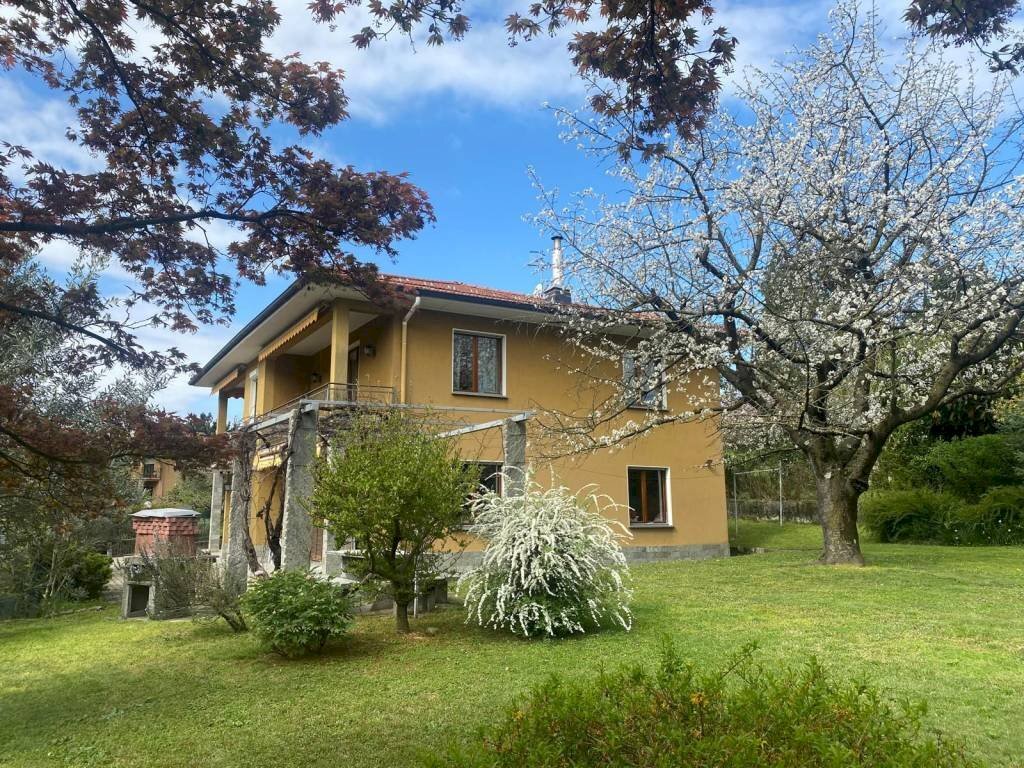 Facciata - Villa via per Domo, 4, Porto Valtravaglia - photo 2