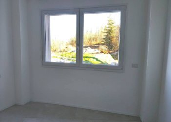 Camera da letto - Quadrilocale via Porta di Vasco, 21, Mondovì - foto 13