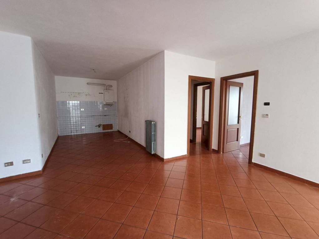 Stanza non arredata - Quadrilocale piazza Santa Maria Maggiore, Mondovì - foto 2